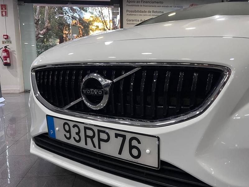 Usado Volvo V40 Kinetic 177 HP (130 kW) 2016 Branco
