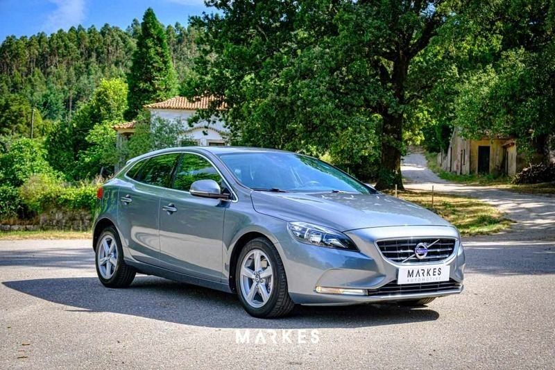 Cinzento Usado 2015 Volvo V40 Carrinha | € 13.250 (Preço justo) - Imagem 1/4