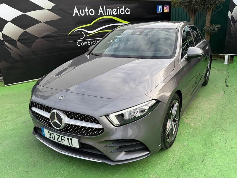Usado Mercedes A180 AMG line 115 HP (84 kW) 2019 Cinza Sedan