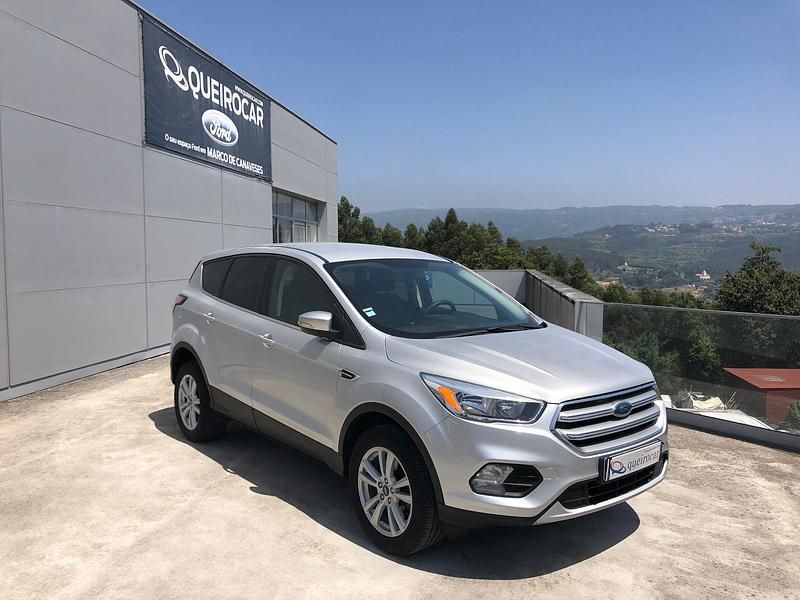Cinzento Usado 2017 Ford Kuga Business Edition SUV | € 16.900 (Preço elevado) - Imagem 1/4