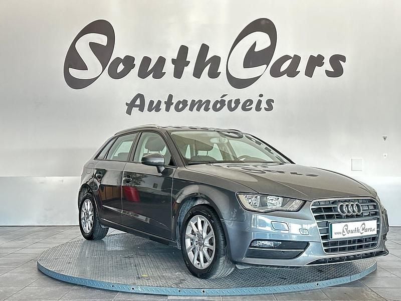 Cinza Usado 2014 Audi A3 Citadino | € 11.990 (Bom preço) - Imagem 1/4
