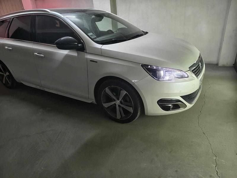 Branco Usado 2015 Peugeot 308 Carrinha | € 9.000 (Bom preço) - Imagem 1/4