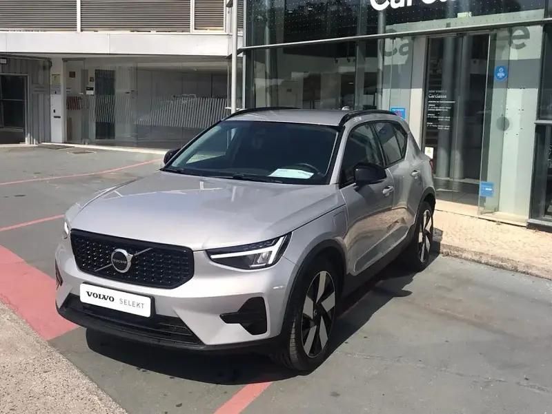 Prata Usado 2023 Volvo XC40 Plus SUV | € 45.900 - Imagem 1/4
