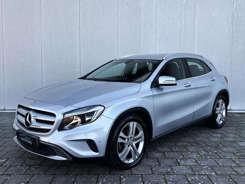 Usado Mercedes GLA200 Urban 136 HP (100 kW) 2015 Cinza SUV