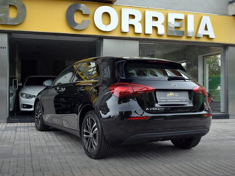 Usado Mercedes A250 Style 218 HP (160 kW) 2023 Preto Sedan
