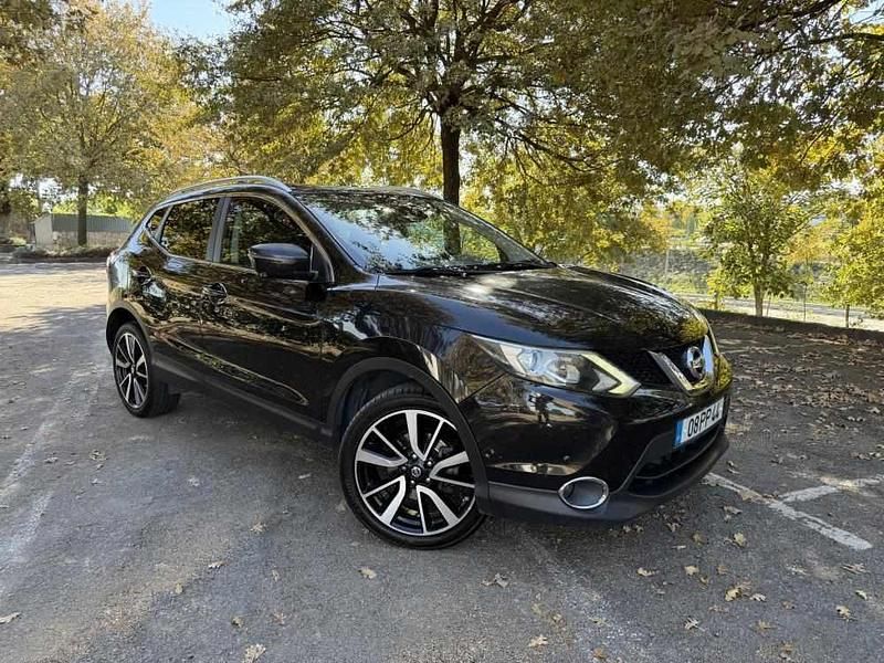Preto Usado 2015 Nissan Qashqai Tekna SUV | € 14.990 (Preço justo) - Imagem 1/4