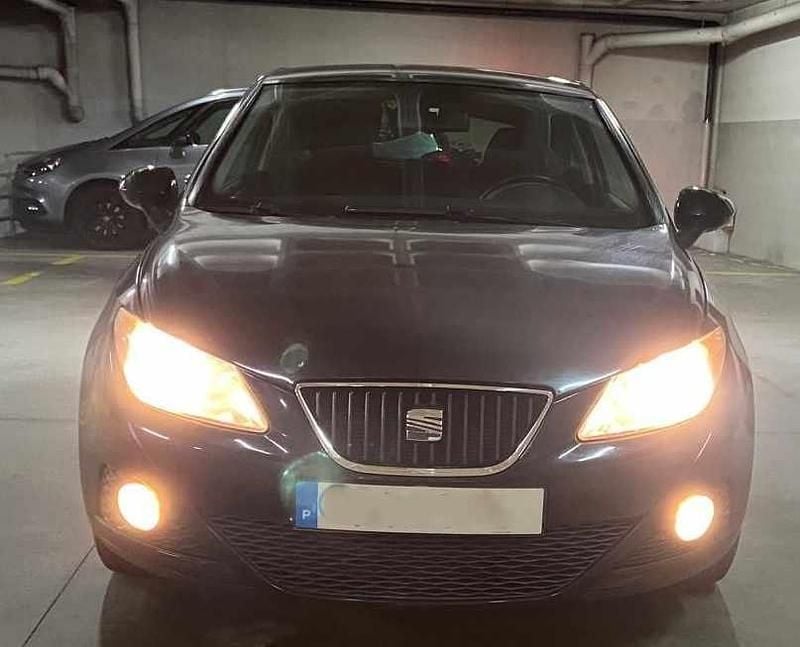Usado Seat Ibiza 105 HP (77 kW) 2010 Preto Citadino