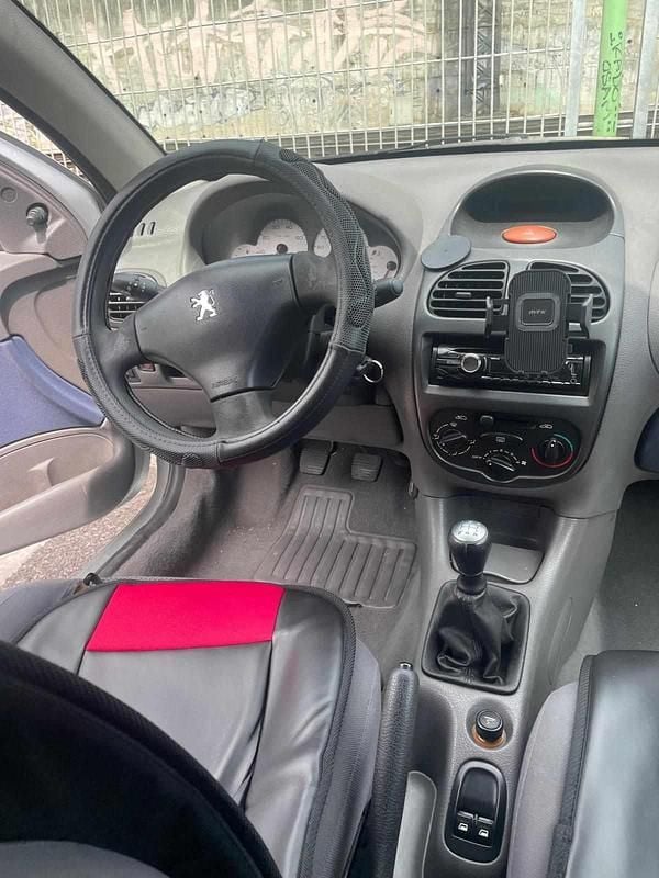 Cinzento Usado 2002 Peugeot 206 Carrinha | € 1.200 (Super Preço) - Imagem 1/4