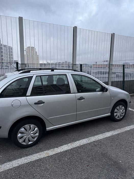 Usado 2007 Skoda Fabia Sedan | € 2.300 (Preço justo) - Imagem 1/4