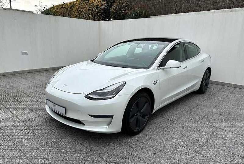 Branco Usado 2020 Tesla Model 3 Sedan | € 23.970 (Preço justo) - Imagem 1/4
