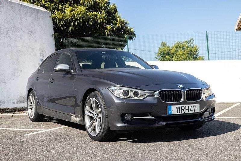 Usado 2016 BMW 320 Sport Line Sedan | € 22.000 (Preço justo) - Imagem 1/4