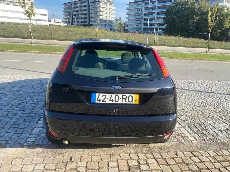 Usado Ford Focus 90 HP (66 kW) 2001 Preto Citadino