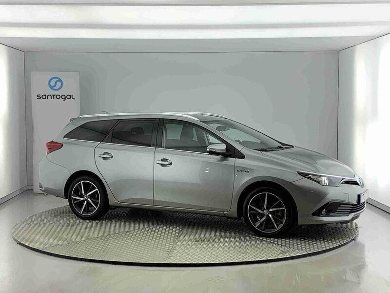 Cinzento Usado 2017 Toyota Auris Hybrid | € 19.490 (Preço justo) - Imagem 1/4