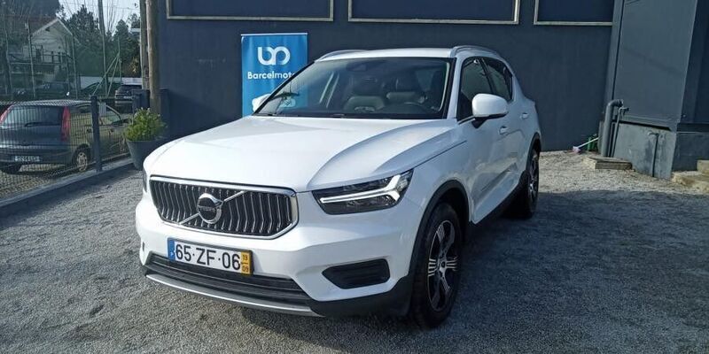 Branco Usado 2019 Volvo XC40 Inscription SUV | € 33.750 - Imagem 1/3