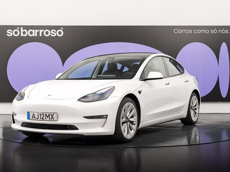 Branco Usado 2021 Tesla Model 3 Sedan | € 31.990 (Caro) - Imagem 1/4