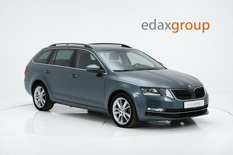 Cinza Usado 2018 Skoda Octavia Style Carrinha | € 13.340 (Preço elevado) - Imagem 1/4