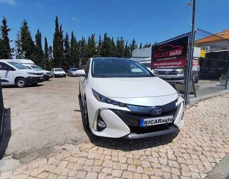 Branco Usado 2019 Toyota Prius Luxury Citadino | € 22.900 - Imagem 1/4