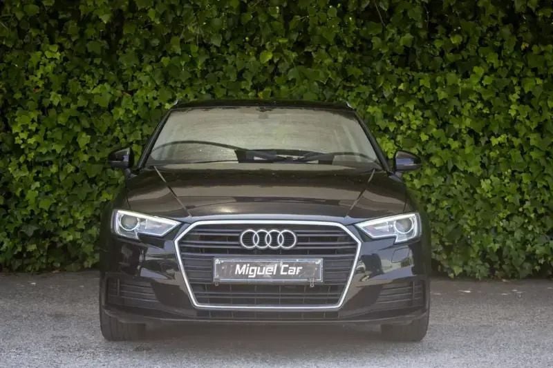 Usado Audi A3 116 HP (85 kW) 2019 Preto