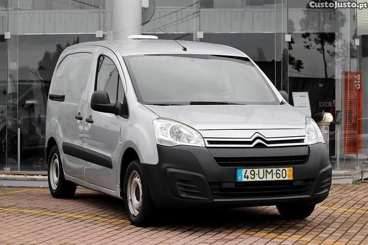 Cinza Usado 2018 Citroën Berlingo Monovolume | € 11.750 (Preço justo) - Imagem 1/1