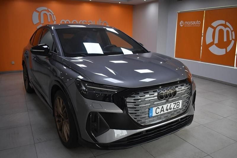 Cinzento Usado 2022 Audi Q4 e-tron SUV | € 39.900 (Preço justo) - Imagem 1/4