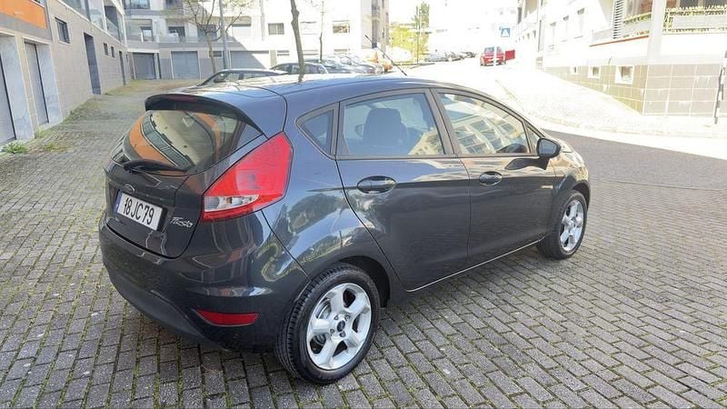Usado Ford Fiesta 82 HP (60 kW) 2010 Citadino