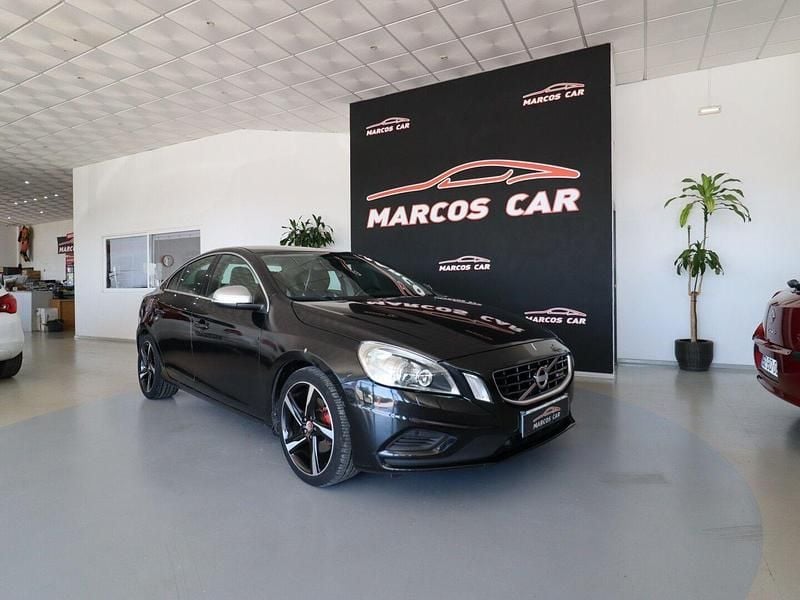 Preto Usado 2012 Volvo S60 R-Design Sedan | € 13.400 - Imagem 1/4