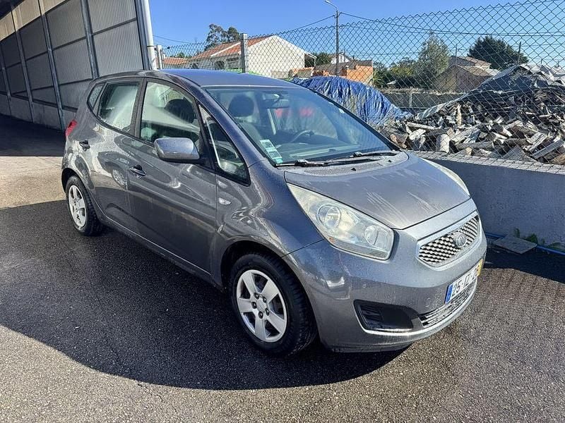 Usado 2010 Kia Venga Attract Citadino | € 3.999 - Imagem 1/4