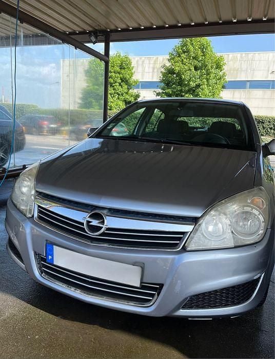 Usado 2008 Opel Astra Sedan | € 4.900 (Caro) - Imagem 1/4