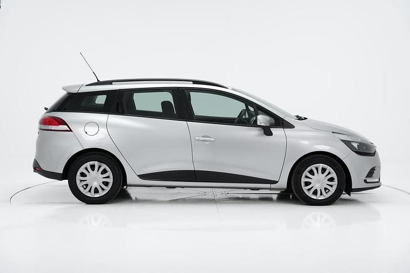 Usado Renault Clio IV 75 HP (55 kW) 2017 Cinzento Carrinha