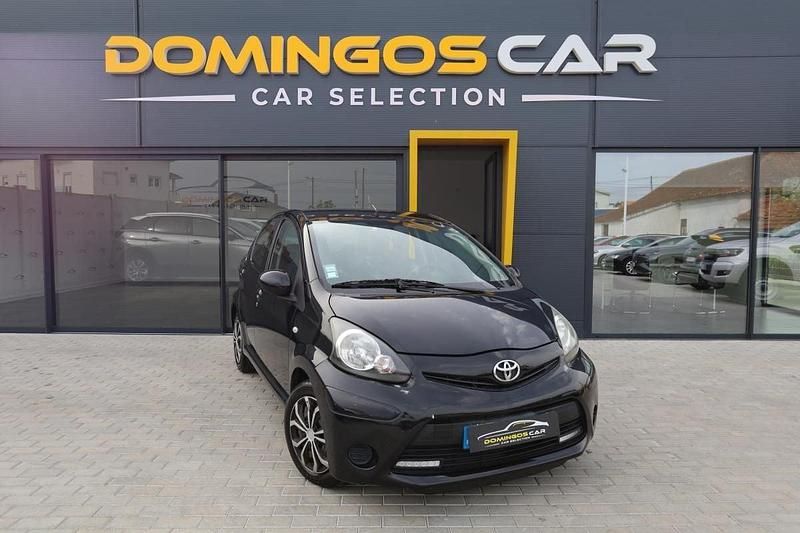 Preto Usado 2012 Toyota Aygo Plus Citadino | € 7.500 - Imagem 1/4