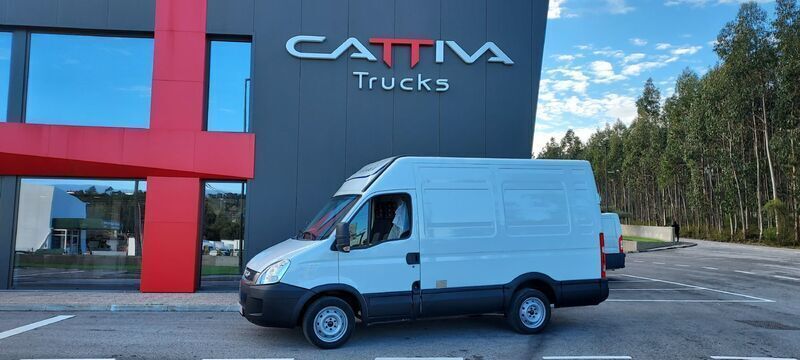 Branco Usado 2010 Iveco Daily | € 14.500 - Imagem 1/4