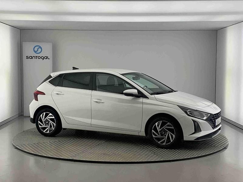 Branco Usado 2024 Hyundai i20 Comfort Citadino | € 17.190 (Bom preço) - Imagem 1/4