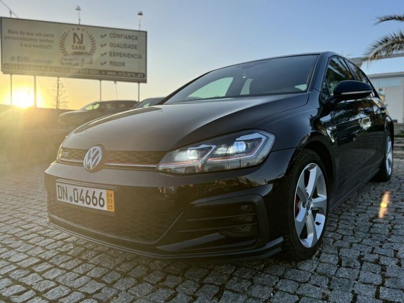 Preto Usado 2017 VW Golf VII GTI Citadino | € 25.500 (Preço justo) - Imagem 1/4
