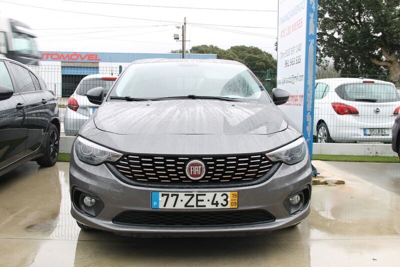 Antracite Usado 2019 Fiat Tipo Street Sedan | € 12.000 (Preço elevado) - Imagem 1/4
