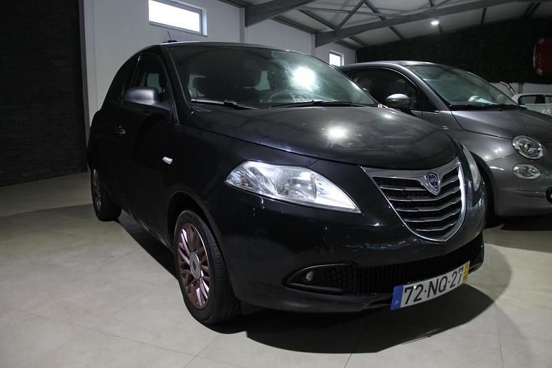 Usado Lancia Ypsilon S 69 HP (50 kW) 2013 Preto Citadino