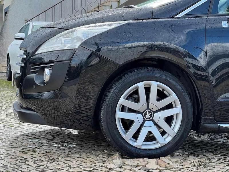 Usado Peugeot 3008 200 HP (147 kW) 2012 Preto Carrinha