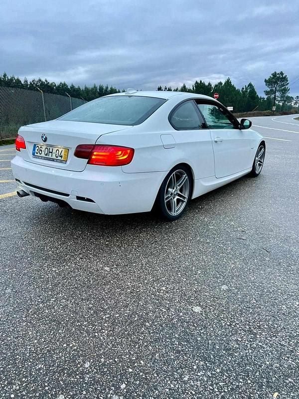 Usado BMW 320 184 HP (135 kW) 2015 Branco Coupé