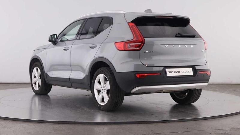 Usado Volvo XC40 129 HP (94 kW) 2024 Cinzento SUV