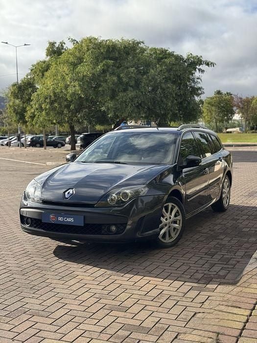 Usado 2010 Renault Laguna III Sedan | € 4.450 (Bom preço) - Imagem 1/4
