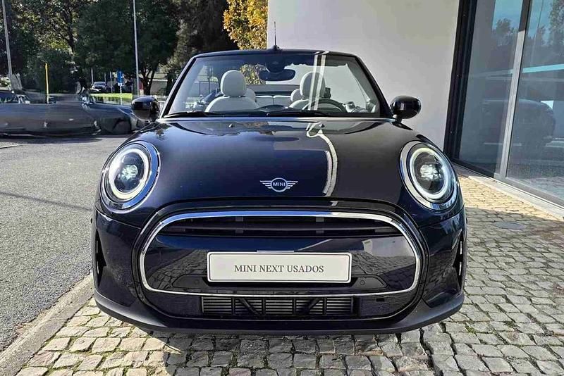 Usado Mini Cooper Cabriolet Classic 136 HP (100 kW) 2023 Preto Cabrios