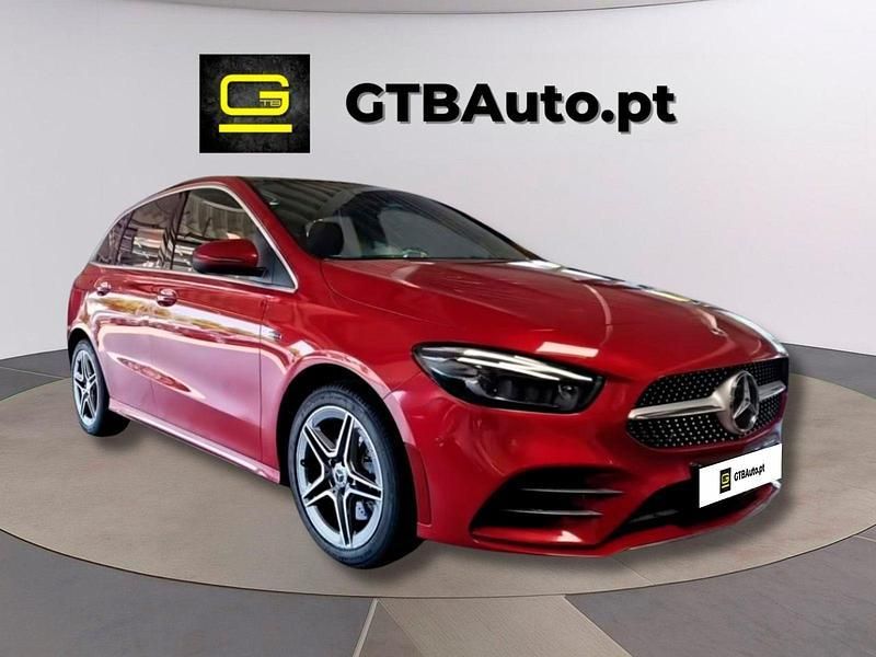 Vermelho Usado 2021 Mercedes B250 AMG Monovolume | € 31.900 - Imagem 1/4
