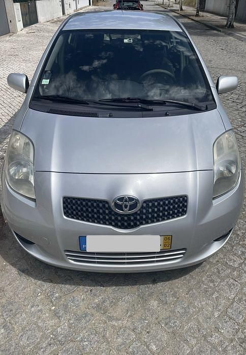 Usado 2006 Toyota Yaris Sedan | € 6.750 (Preço justo) - Imagem 1/4