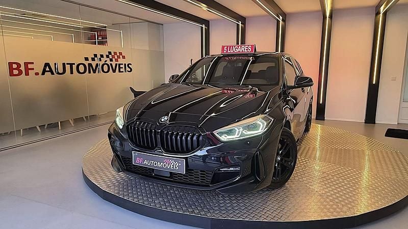 Preto Usado 2020 BMW 116 Citadino | € 24.500 (Preço justo) - Imagem 1/4
