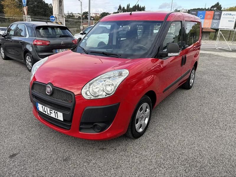 Vermelho Usado 2010 Fiat Doblò Monovolume | € 8.500 (Preço justo) - Imagem 1/4