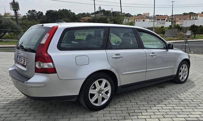 Usado Volvo V50 110 HP (80 kW) 2007 Cinzento Carrinha