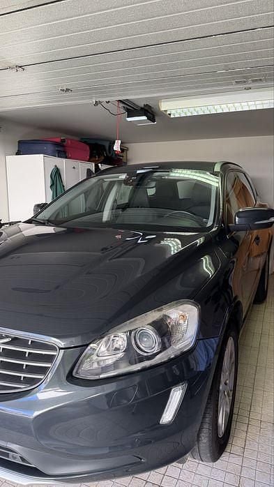 Usado Volvo XC60 190 HP (139 kW) 2015 SUV