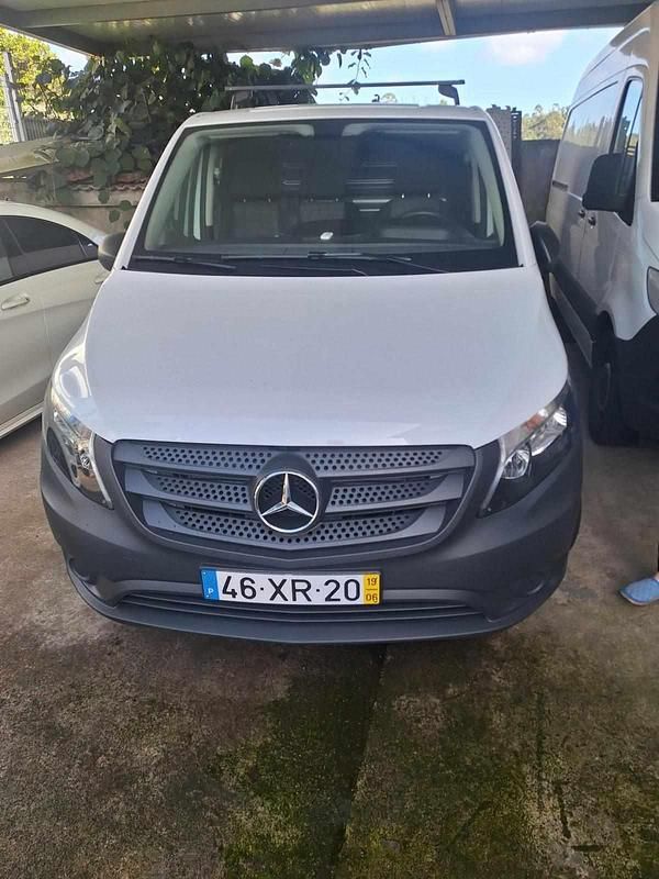 Usado Mercedes Vito 88 HP (64 kW) 2019 Branco Van