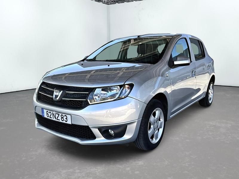 Cinzento Usado 2013 Dacia Sandero Citadino | € 7.900 - Imagem 1/4