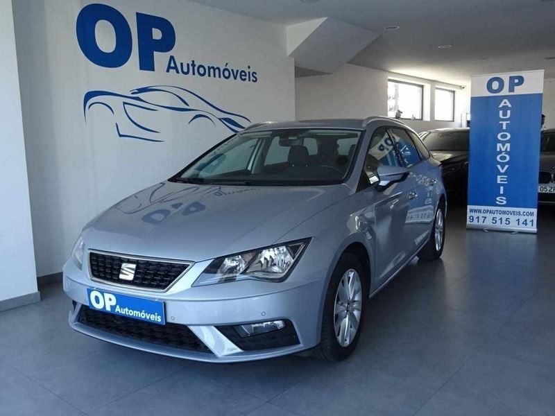 Usado Seat Leon ST Reference 115 HP (84 kW) 2019 Cinzento Carrinha
