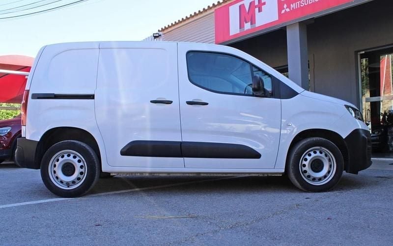 Usado Fiat Doblò 100 HP (73 kW) 2023 Branco Monovolume